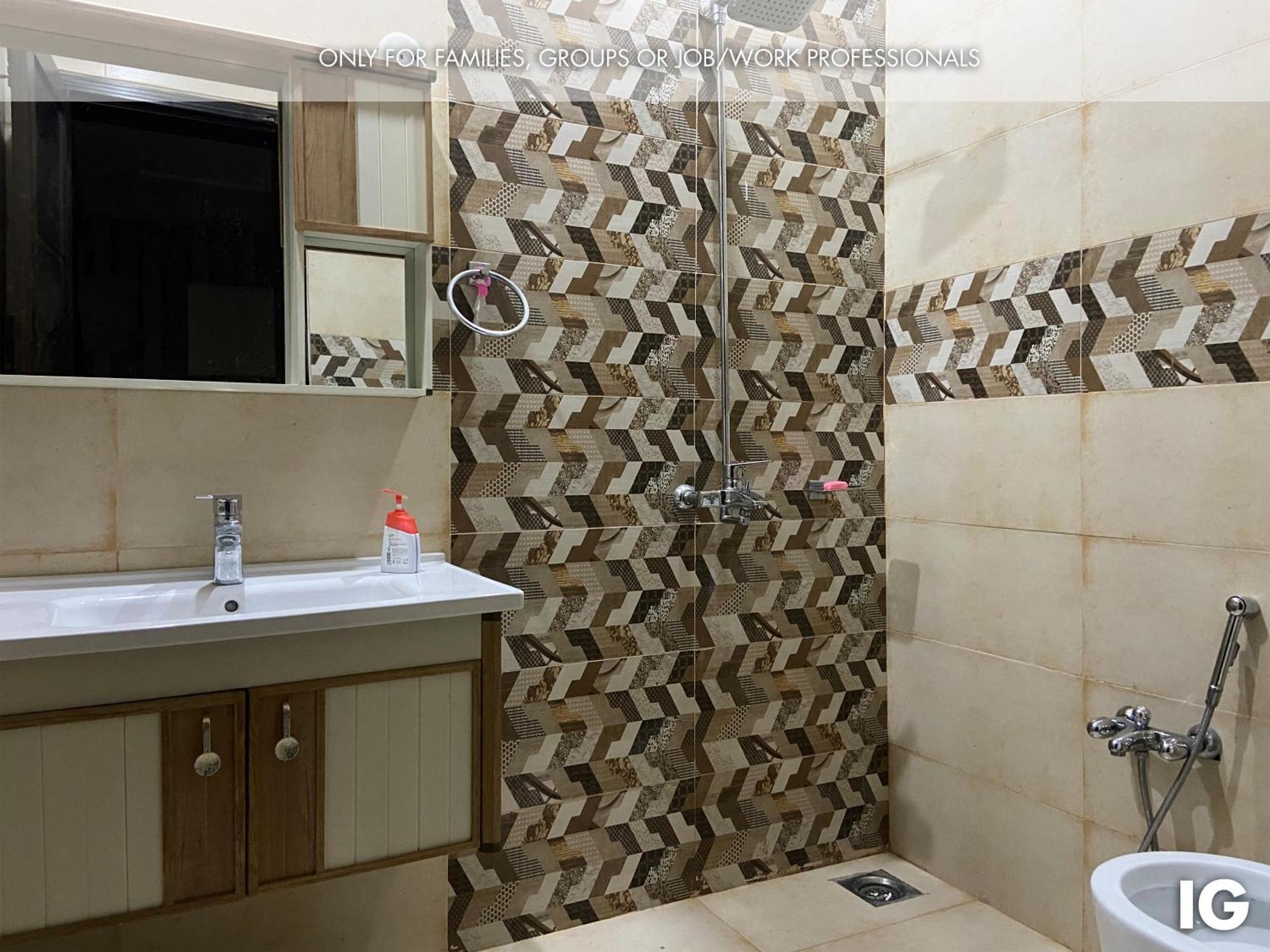 3 Bedroom Furnished Holiday Home Near Valencia Town, Lake City & Ring Road Лахор Экстерьер фото