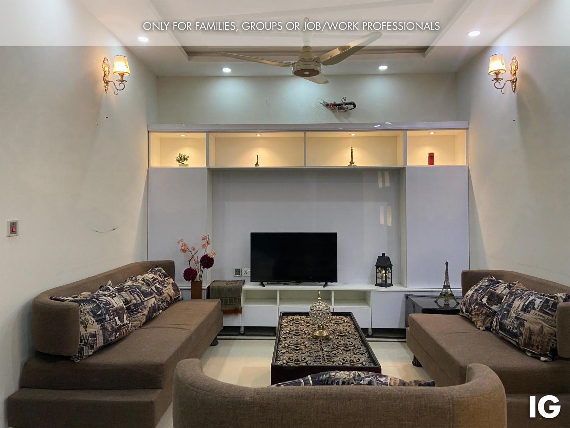 3 Bedroom Furnished Holiday Home Near Valencia Town, Lake City & Ring Road Лахор Экстерьер фото