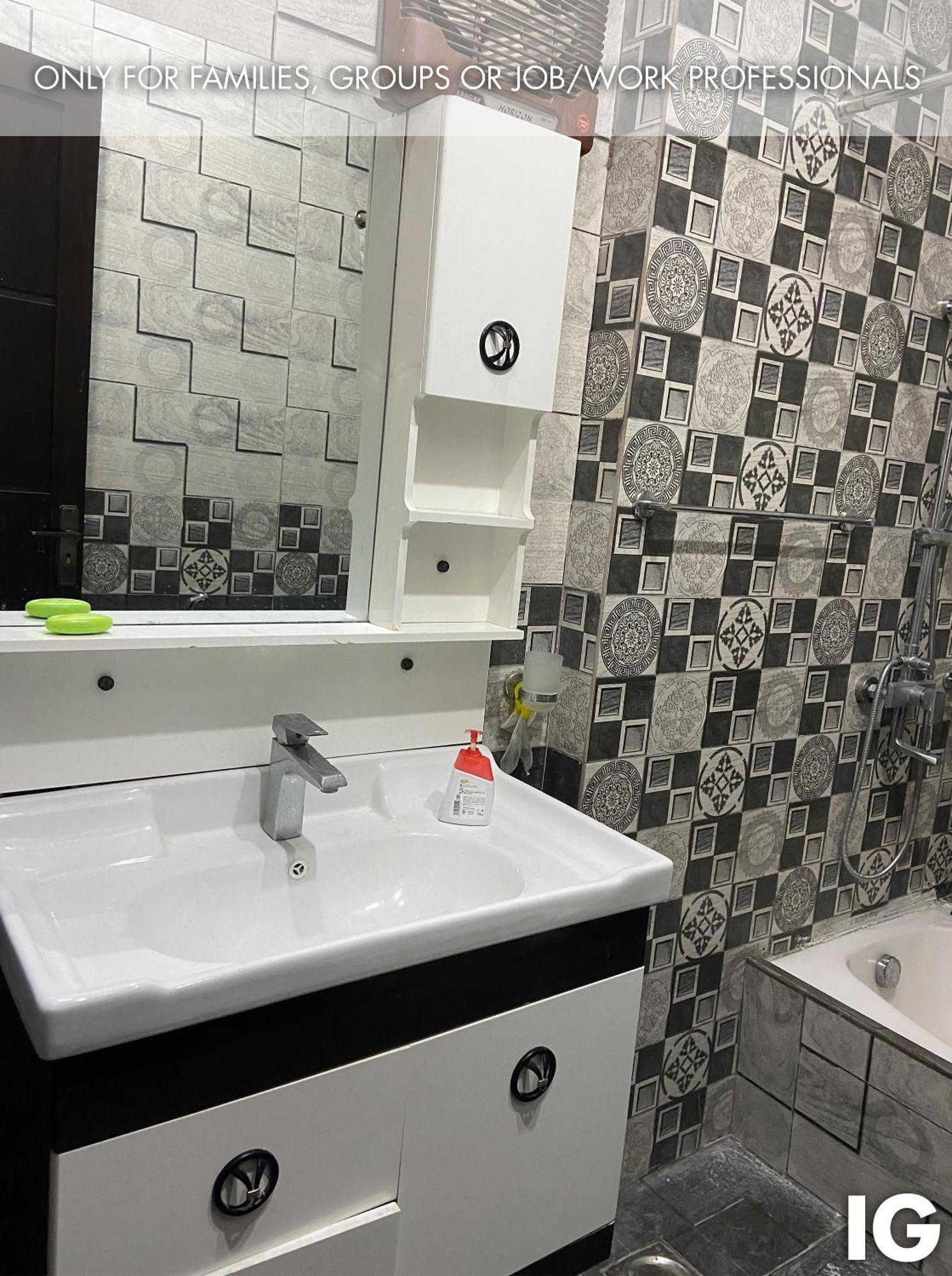 3 Bedroom Furnished Holiday Home Near Valencia Town, Lake City & Ring Road Лахор Экстерьер фото